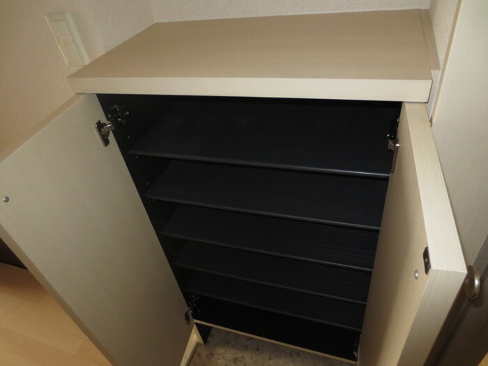 物件内観写真8　(靴箱)