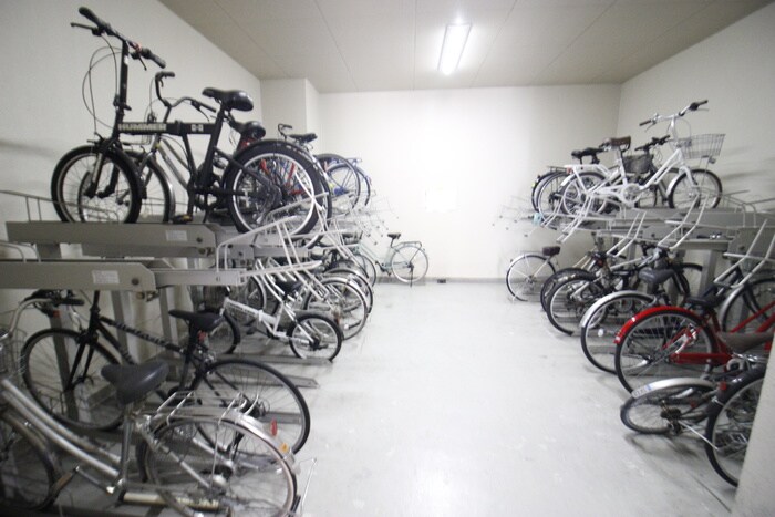 物件外観写真5　(駐輪場)