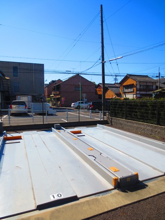 物件外観写真6　(駐車場)