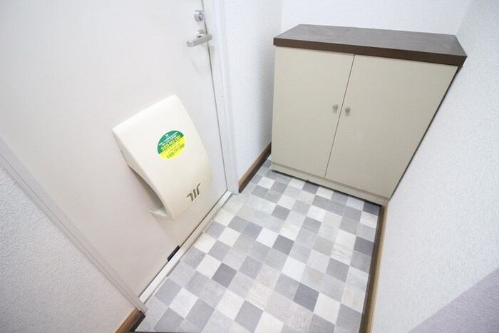 物件内観写真7　(玄関)