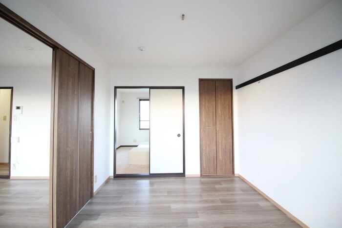 物件内観写真10　(居室)