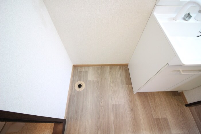 物件内観写真18　(洗濯機置場)