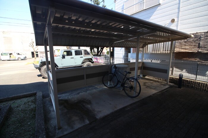 物件外観写真6　(駐輪場)