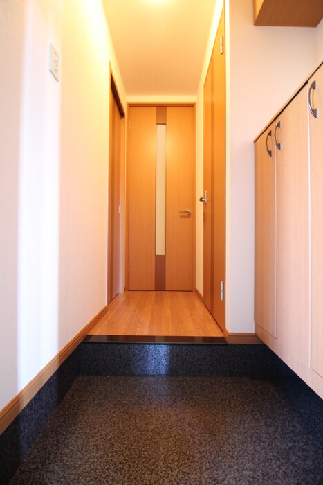 物件内観写真15　(玄関)