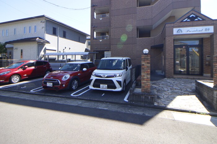 物件外観写真6　(エントランス部分)