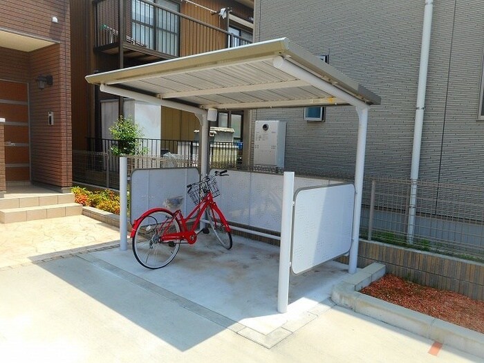 物件外観写真2　(駐輪場)
