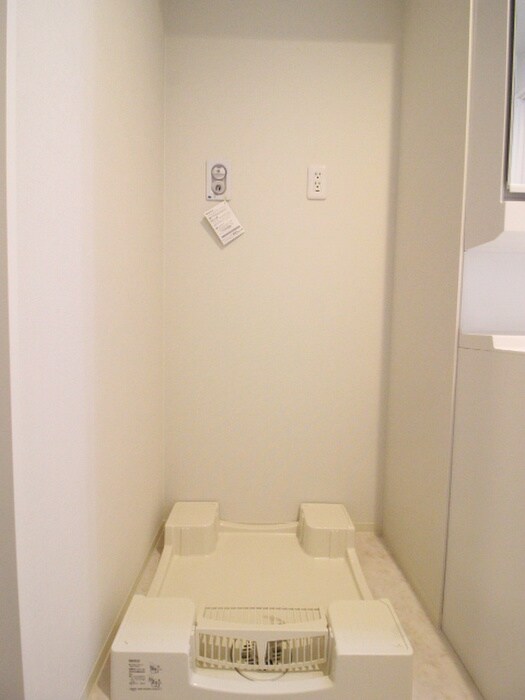 物件内観写真20　(洗濯機置場)