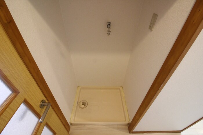 物件内観写真13　(洗濯機置場)