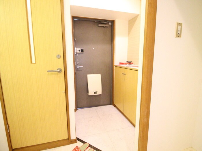 物件内観写真16　(玄関)