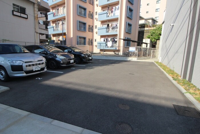 物件外観写真5　(駐車場)