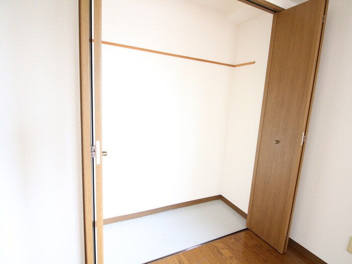 物件内観写真12　(収納)