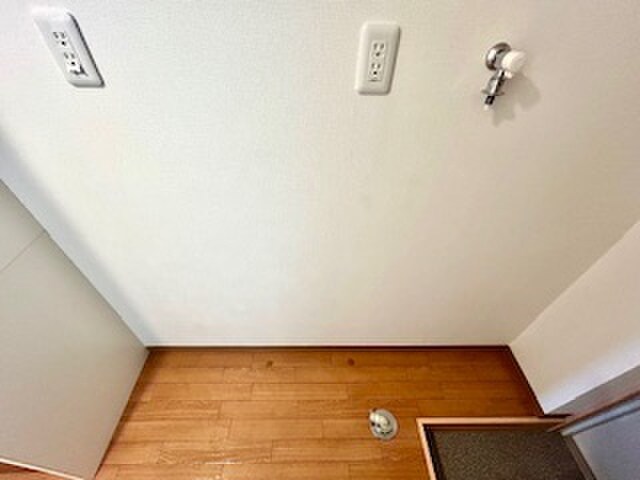 物件内観写真18　(洗濯機置場)