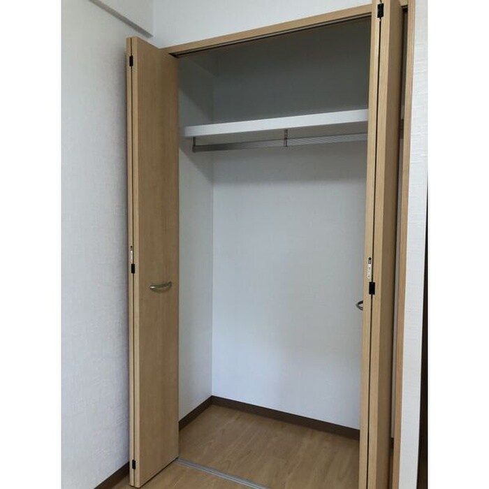 物件内観写真12　(収納)