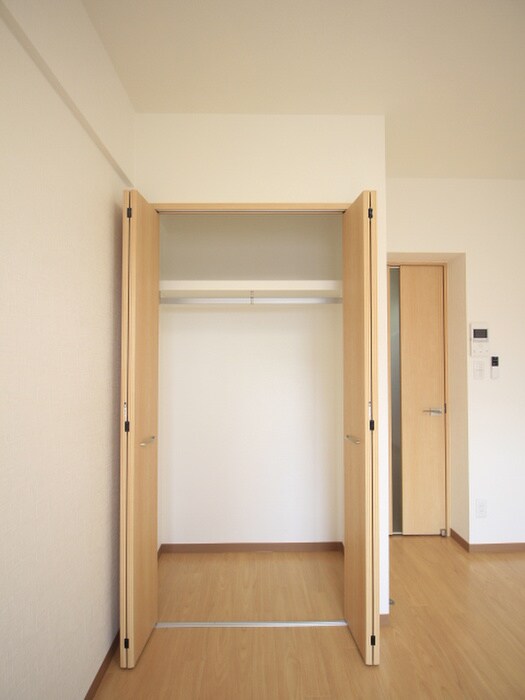 物件内観写真12　(収納)