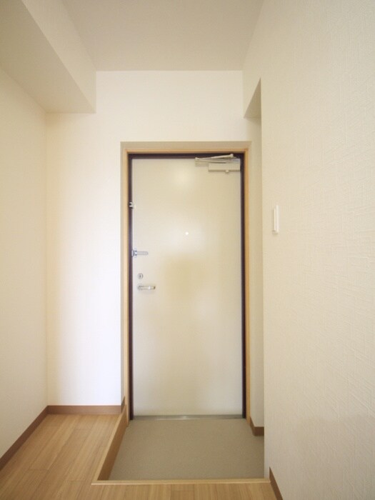 物件内観写真14　(玄関)