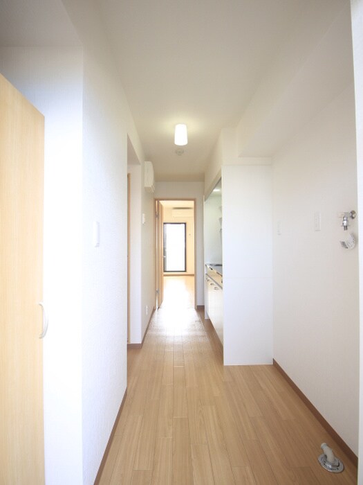 物件内観写真16　(廊下)