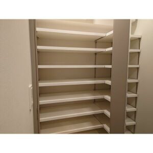 物件内観写真10　(靴箱)