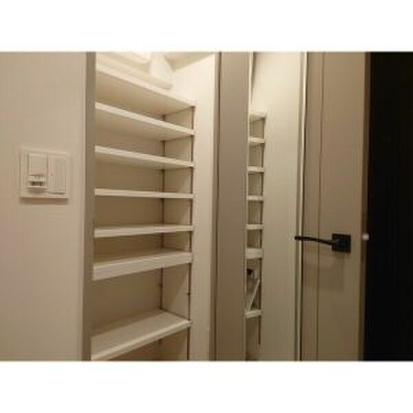 物件内観写真11　(靴箱)