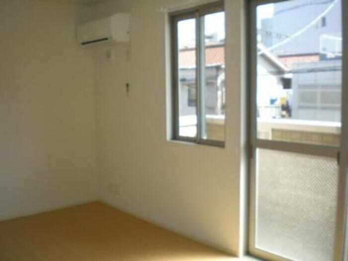 物件内観写真4　(居室)