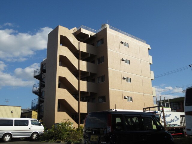 鎌田マンションの外観写真