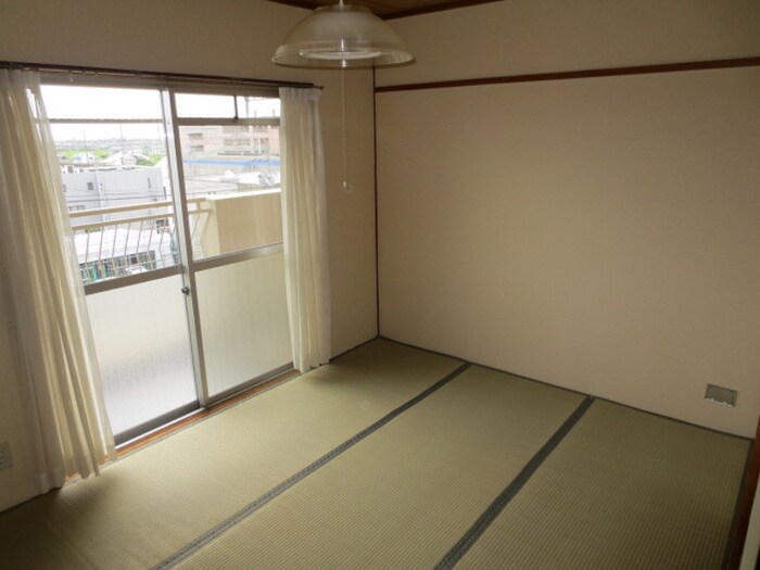 鎌田マンションの居室