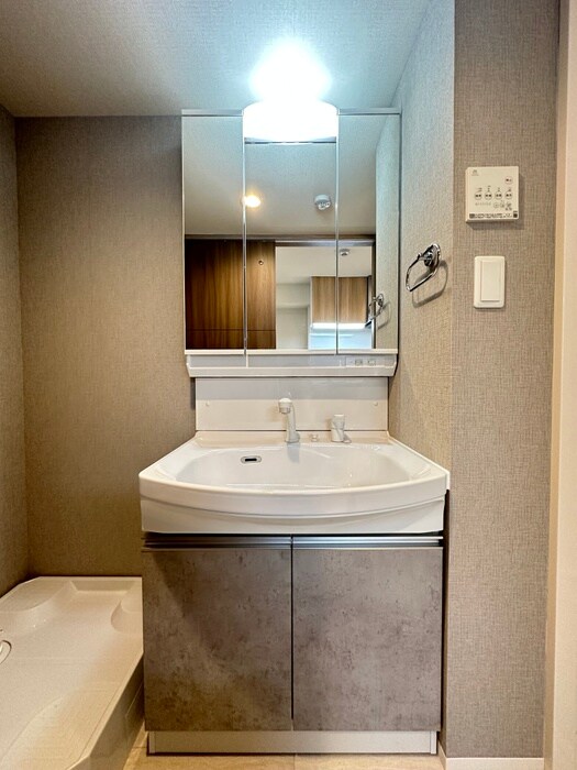 物件内観写真12　(洗面)