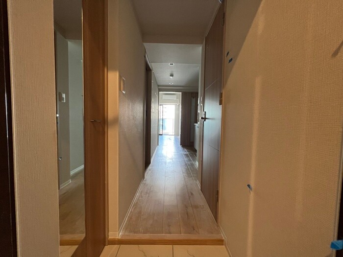 物件内観写真13　(玄関)