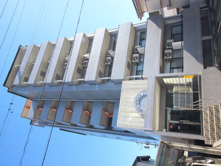 シェ・ラフォ－レ外観写真