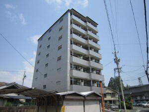 シェ・ラフォ－レ外観写真