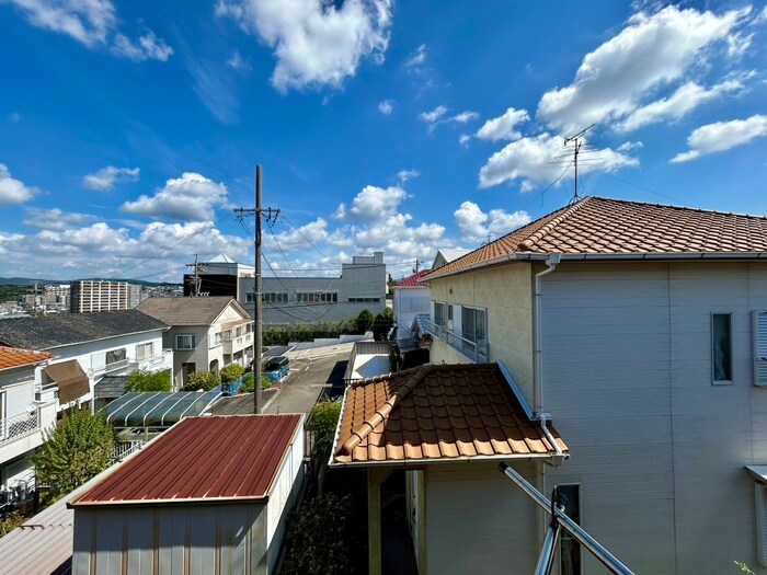 物件内観写真16　(室内からの展望)