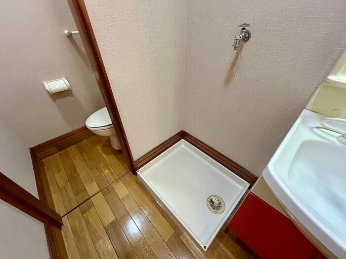 物件内観写真17　(洗濯機置場)