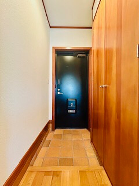 物件内観写真18　(玄関)