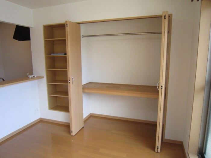 物件内観写真7　(収納)