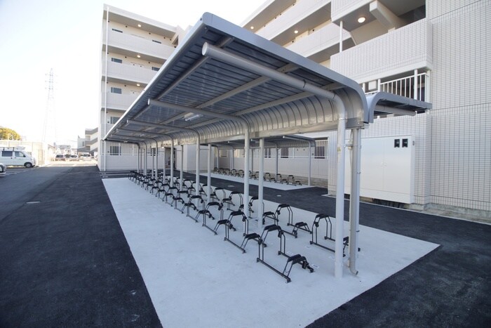 物件外観写真4　(駐輪場)