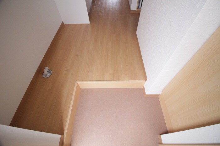 物件内観写真18　(玄関)