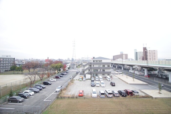 物件内観写真20　(室内からの展望)