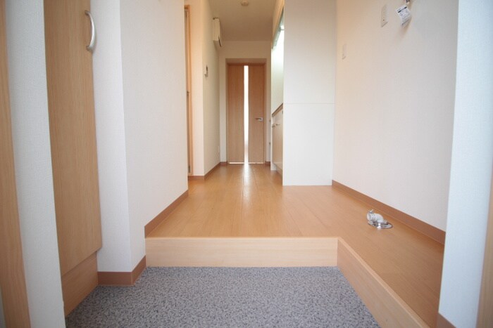 物件内観写真21　(玄関)