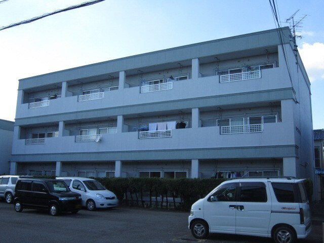 物件外観写真2　(駐車場)