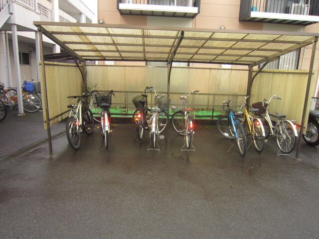 物件外観写真3　(駐輪場)
