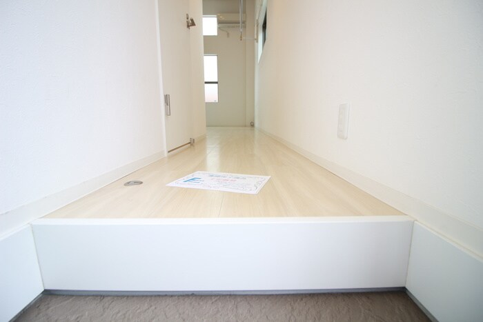 物件内観写真16　(廊下)