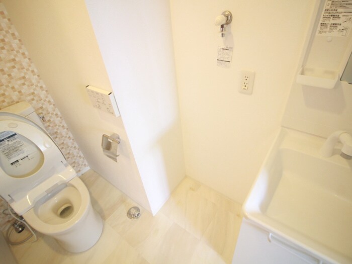 物件内観写真16　(洗濯機置場)