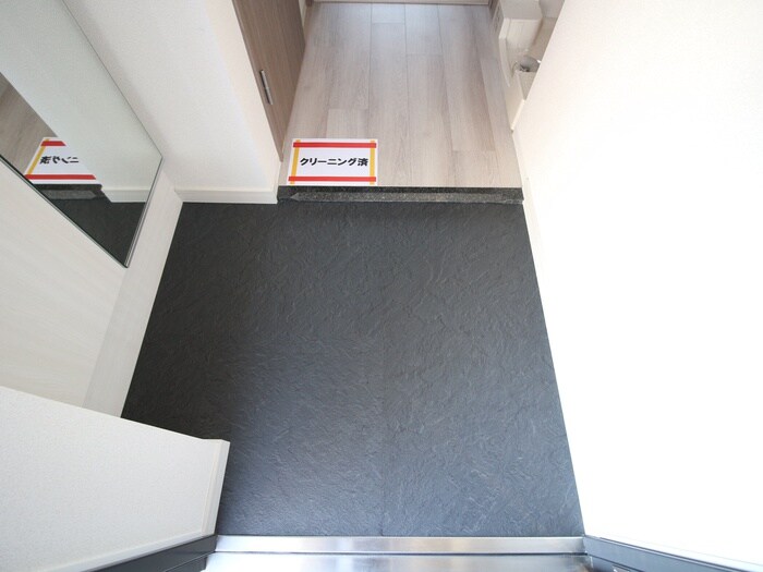 物件内観写真18　(玄関)