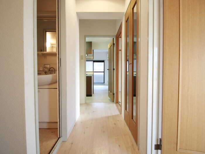 物件内観写真18　(廊下)