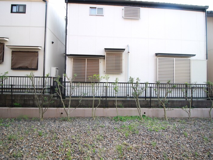 物件内観写真20　(室内からの展望)