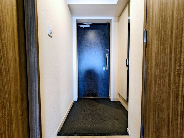 物件内観写真16　(玄関)