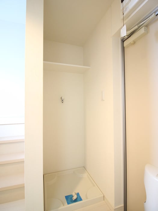 物件内観写真15　(洗濯機置場)