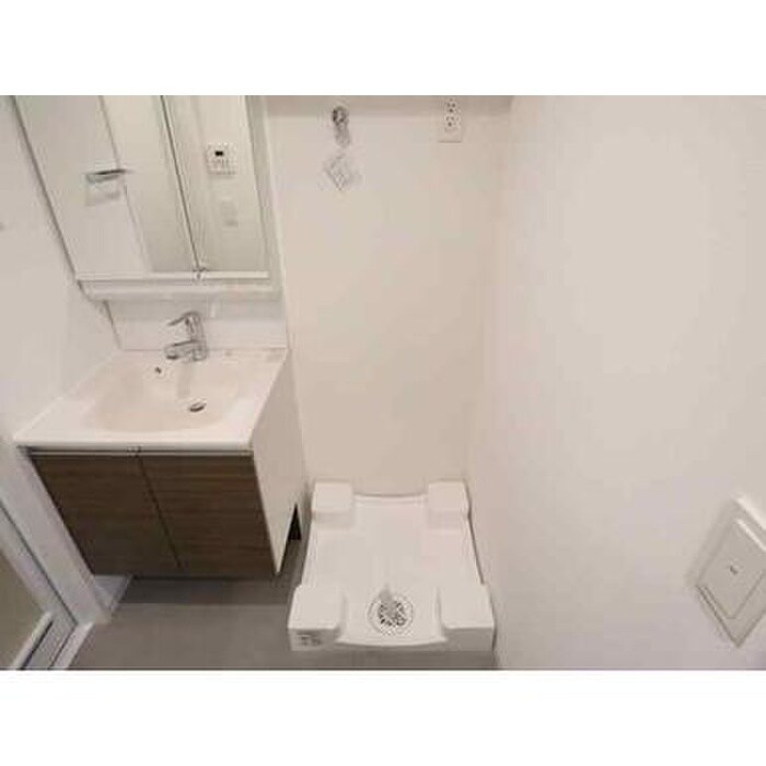 物件内観写真9　(洗濯機置場)