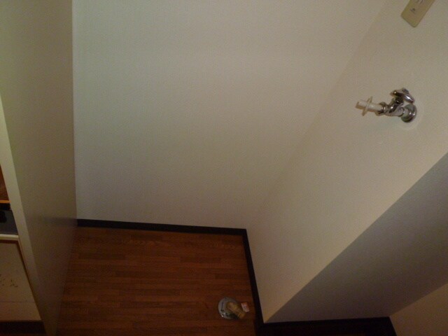 物件内観写真12　(洗濯機置場)