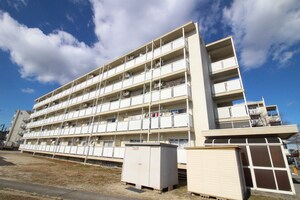 ビレッジハウス三好1号棟外観写真