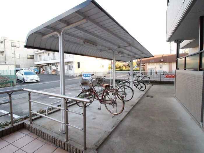 物件外観写真5　(駐輪場)